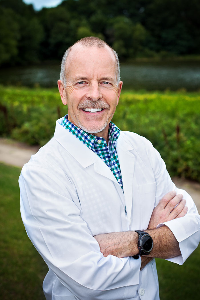 Dr. Curt Travis